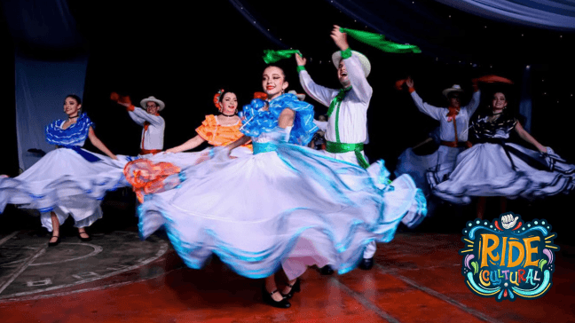 Bailarina con enagua de folclore